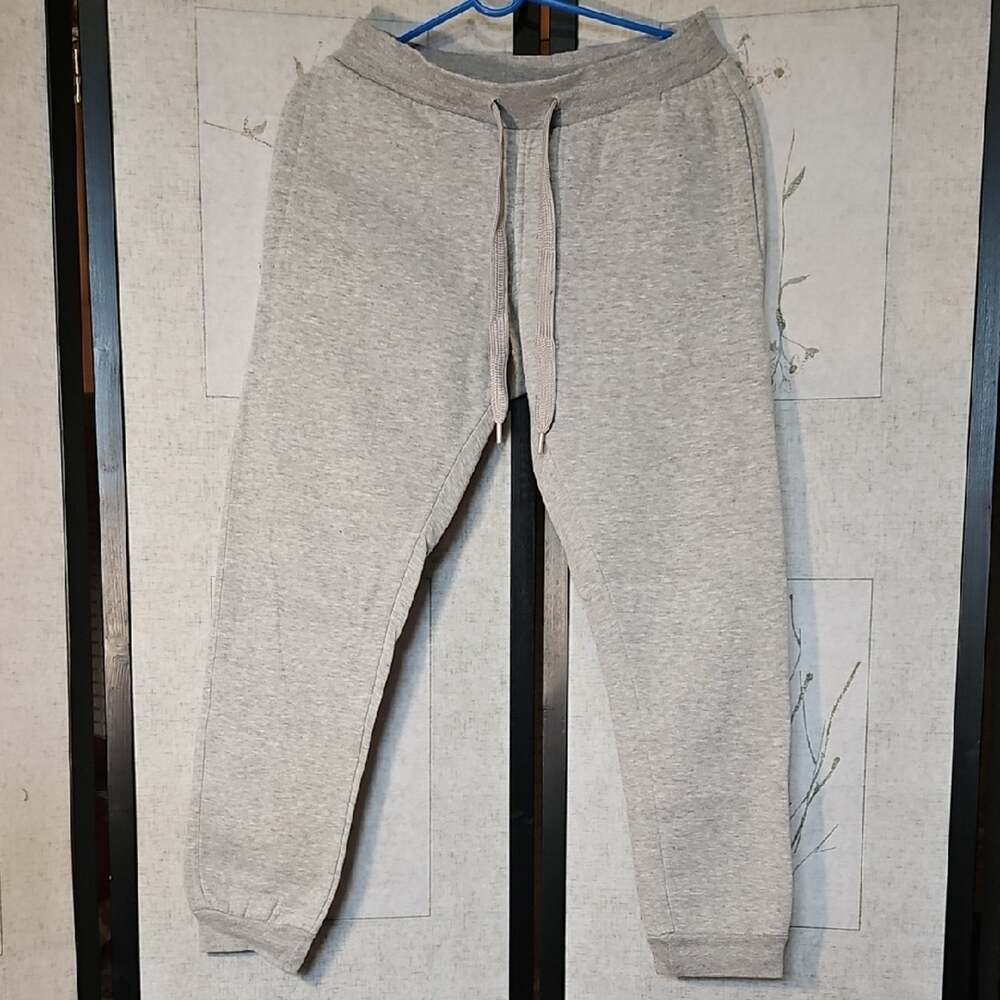 Gray Sweatpants with Elastic Waistband and Tapered Legs
